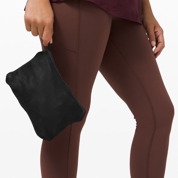 LAST ONE: Lululemon Pack The Pocket Tote 20L - Picture 5 of 9